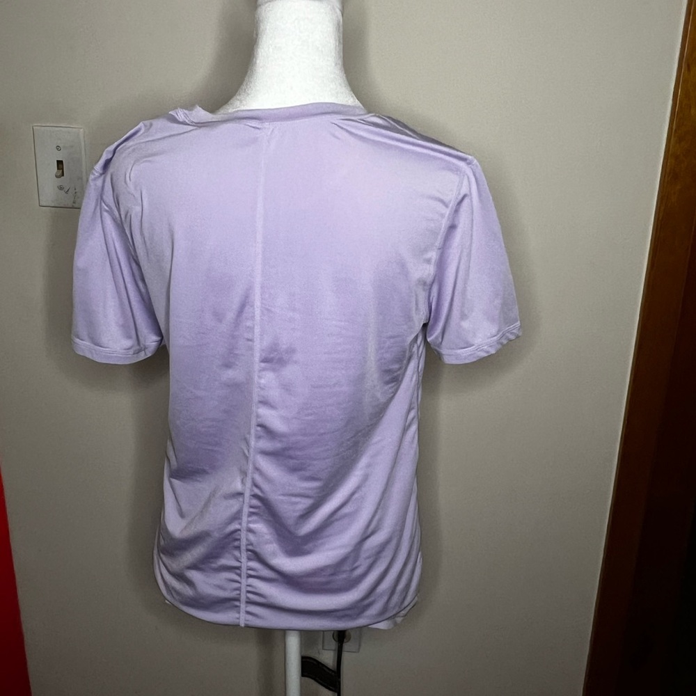 Fabletics Tee - Picture 2 of 3